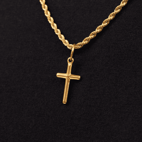 cross pendant g close