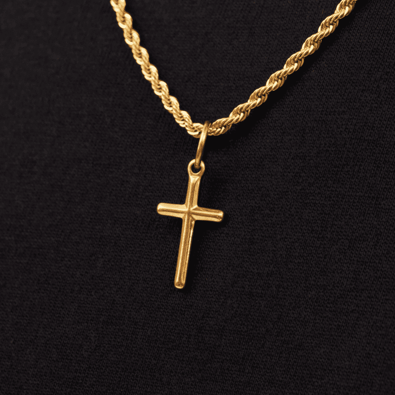 cross pendant g close